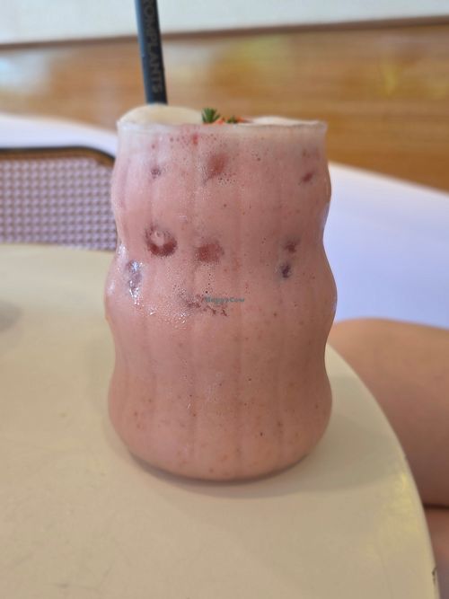 Strawberry and vegan yogurt drink at Zenith Cafe in Ao Nang