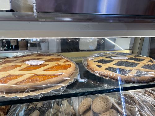 Vegan tarts  at Pasticceria Fiorelli in Sperlonga