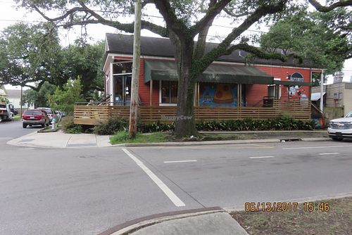 outside at Mid City Pizza in New Orleans