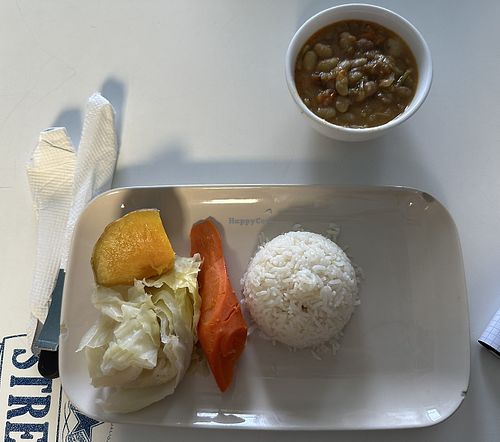 Not seasoned cooked vegetables, rice and Brazilian beans (beans tasteful!). Cheap, quick, vegan - 400CEV  at Bar Tubarão Azul in Praia