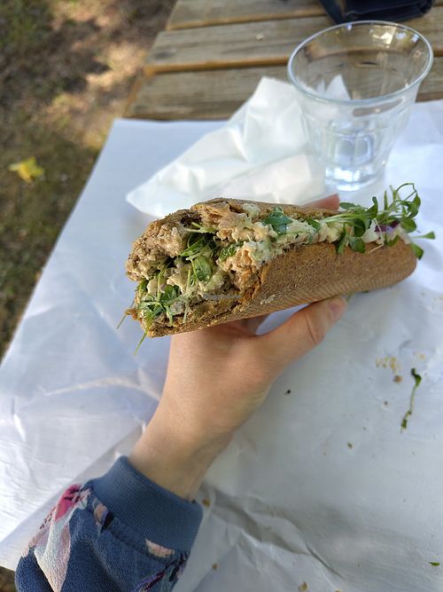 Vegan broodje stijntonijn at Q-Snack in Leuven