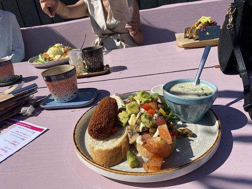 Vegan lunch platter  at Leuk! in Anna Paulowna