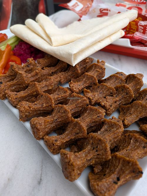 Il piatto per due (400g + le verdure, l'insalata e 4 pite) at Komagene - Yukarı Neighborhood in Nevsehir