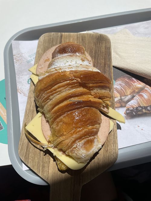 Cheese and ham croissant  at O Melhor Croissant da Minha Rua in Lisbon