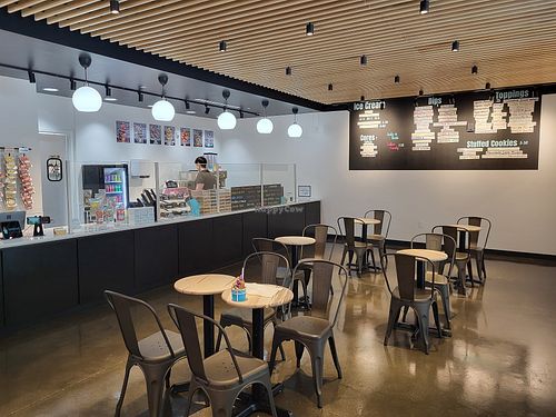  at Simons Says Dip This in Raleigh