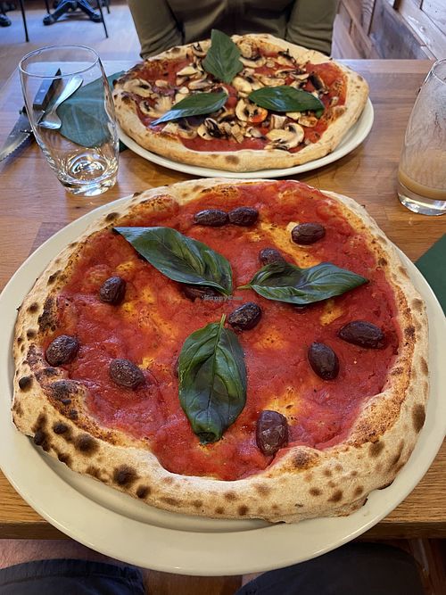 Ordered the Margarita with no cheese and added olives.   at O'101 Pizzeria in Obernai