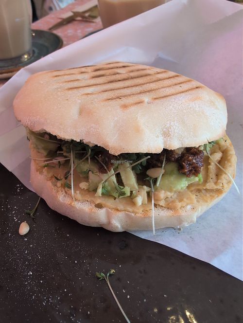 Toastie mit Avocado, Tomatenpesto und Pinienkernen at Aprilmädchen Cafe in Nagold