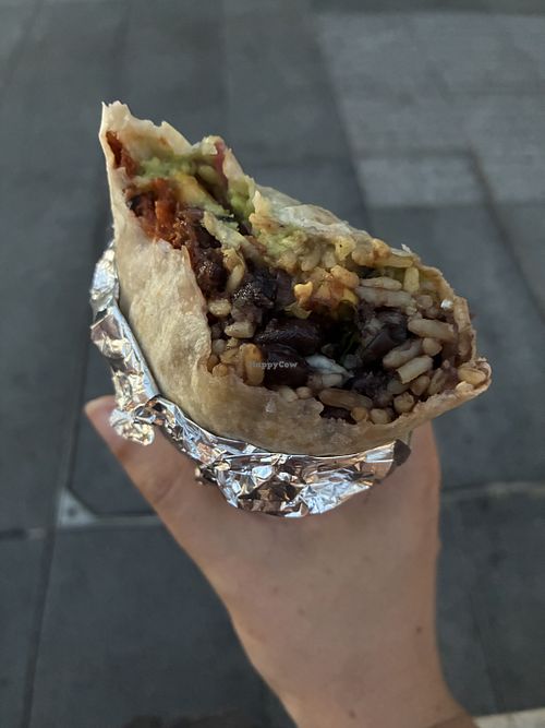 Burrito vegano (10-11£)  at Tortilla - Spitalfields in East London