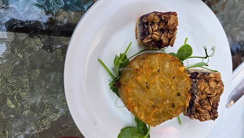 Vegan hash brown and blueberry oat bars at MALU in Saugatuck