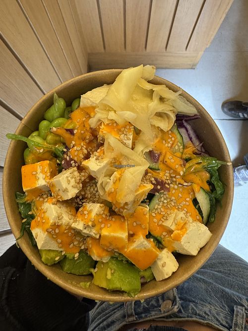 build your own with tofu & spicy mayo   at Pokèr in Perugia