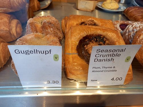 Many vegan pastry options at La Maison - Neukölln in Berlin