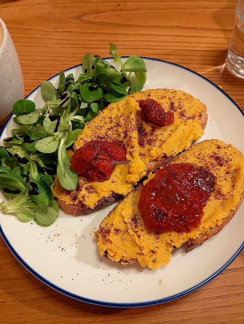 Tostada de hummus at Café Originale - Specialty Coffee in Bilbao