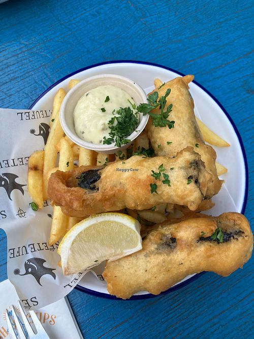 big portion at Fish & Chips Bistro by DieSeeteufel in Vienna