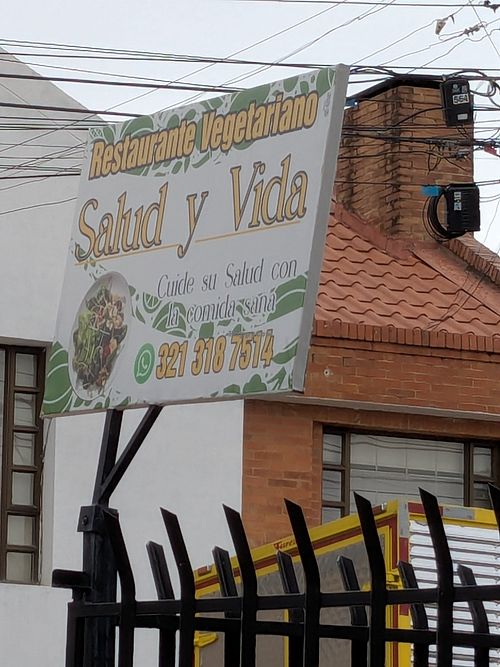 Exterior sign July 2026 at Salud y Vida in Sogamoso