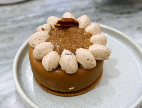 Pear/Pecan nut at Giardino Paris｜Pâtisserie & Café in Paris