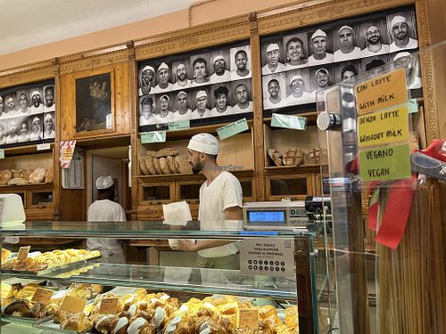 Staff is really friendly. Green labels clearly signify vegano ❤️  at Forno a Vapore Amedeo Giusti in Lucca