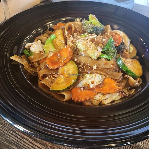 Pad See Ew Vegan with vegetables at Sip Saam Thai of San Antonio in San Antonio