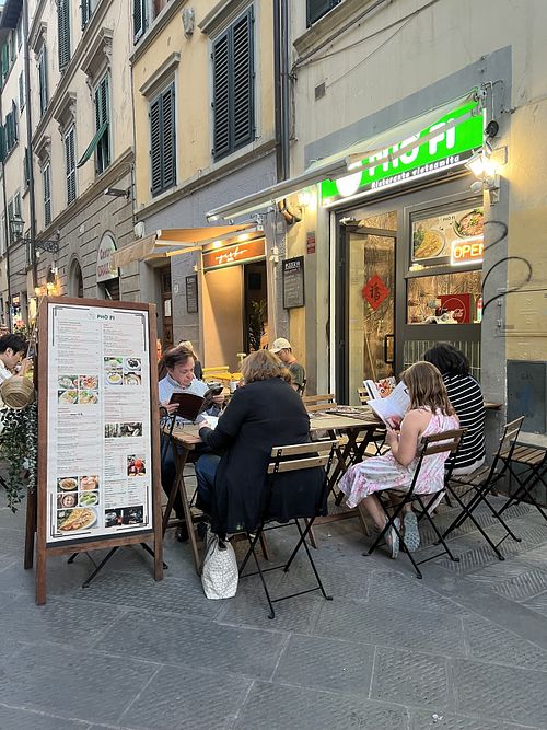 Outside seating   at Pho Fi in Florence