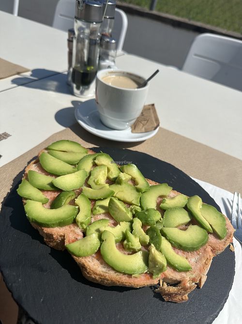 Desayuno plant based 💚  at Bar Restaurant Can Llens in Les Planes Dhostoles