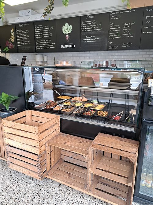 Quick healthy takeaway with a few vegan options at Traiteur Beet in Amsterdam