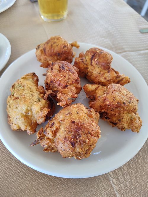 Zucchini balls - perfect together with a salad at Tavern "Volax" in Tinos