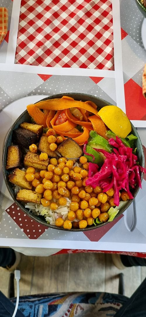 Tütsülü Tofu Bowl at Parla Gurme Patisserie in Samsun
