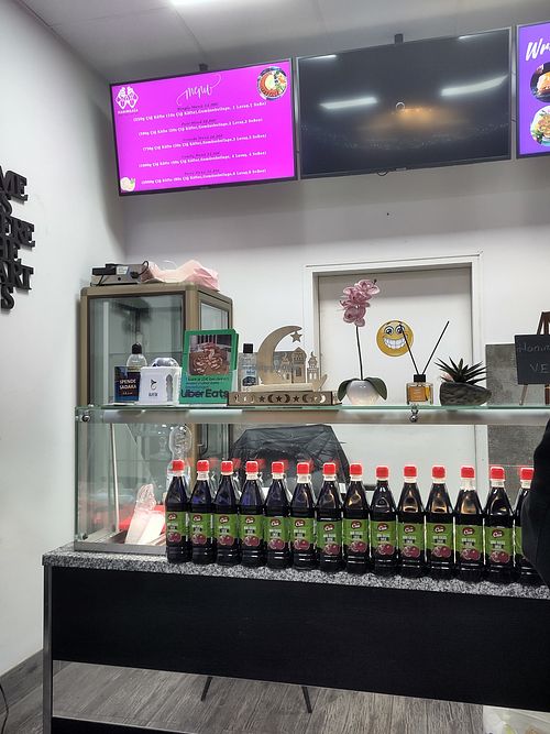 Counter and menu at Hanım & Ağa Çiğköfte in Nuremberg