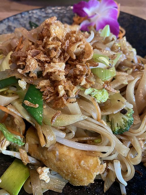 Tofu mit gebratenen Pho-Nudeln  at Ngocha1078 in Munich