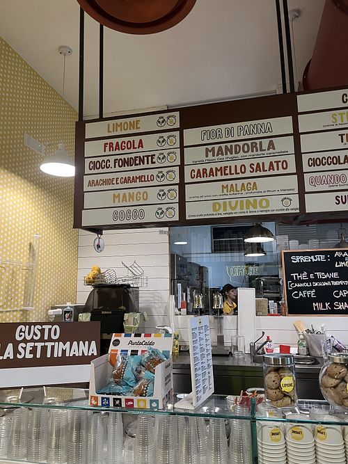 Vegan flavors displayed on the left  at Giallo Limone in Salerno