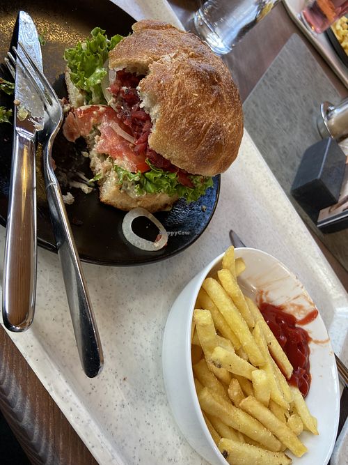 Rote Rübe Burger  at Lakeside Restaurant Area 47 in Haiming