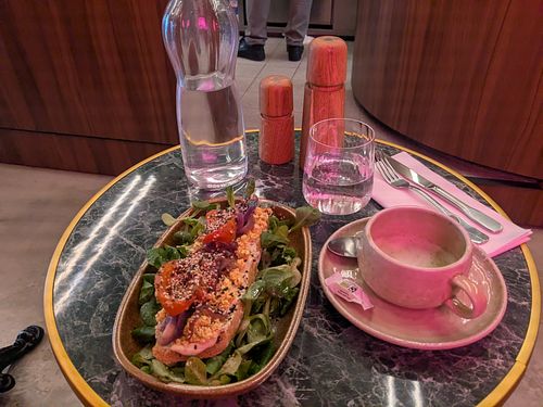 The weekday breakfast option at John Silver Original Bistroffee in Marseille