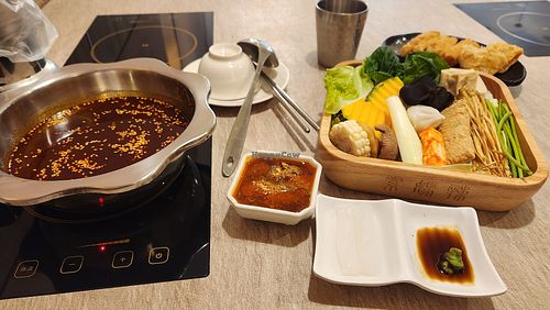 at Su Ma Spicy Vegetarian Hotpot - 素妈辣素食麻辣锅 in Taipei