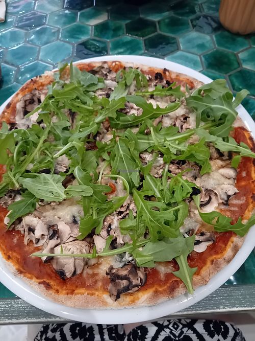My pizza with vegan cheese, rocket and mushroom at Trattoria L'Allegria in Alvor