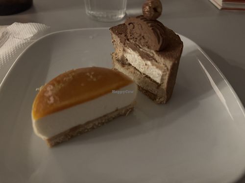 Rescued mango tart and hazelia  at Land & Monkeys - Père Lachaise   in Paris