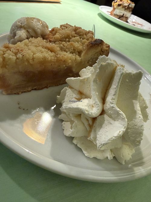 apple crumble  at Katzentempel Berlin Mitte in Berlin