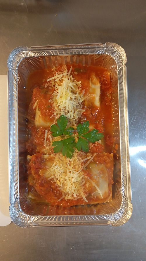 Ravioli Artesanal Clássico de Abóbora e nozes (Veganos e TMB sem Glúten)  Acompanhado por nosso queridinho e suculento molho sugo. at L'Victoria in Florianopolis