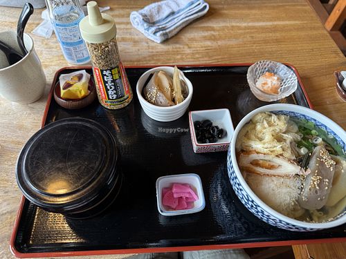 Presentation of the hot udon set meal  at Senkichi in Miyoshi