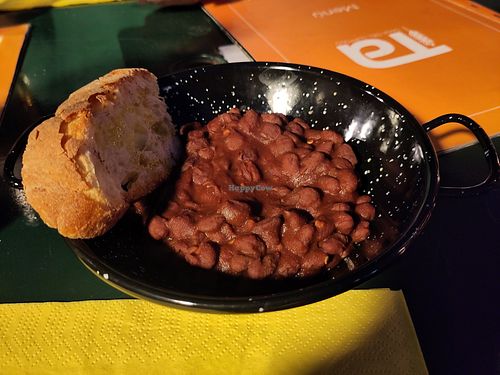 Mexican beans in a mild sauce at Tana del Luppolo in Parma