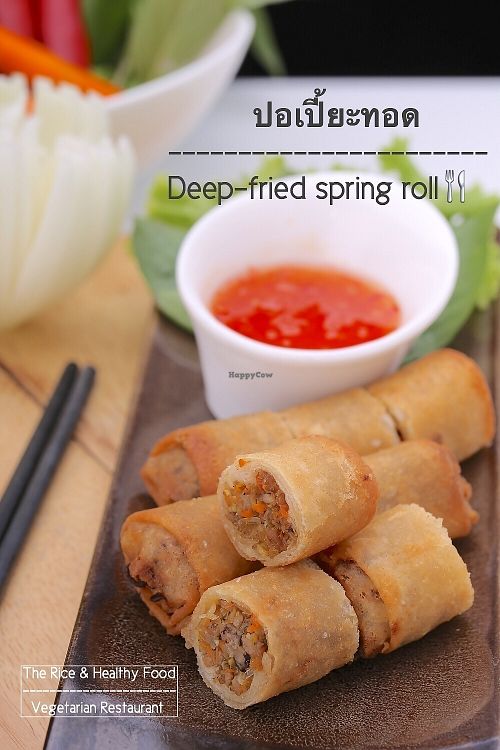 Deep-fried spring roll at The Rice and Healthy Food ข้าวทิพย์ แอนด์ เฮลท์ฟู้ด in Bangkok