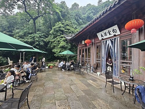 Alfresco dining at Tao Guang Cha An - 韜光茶庵 in Hangzhou