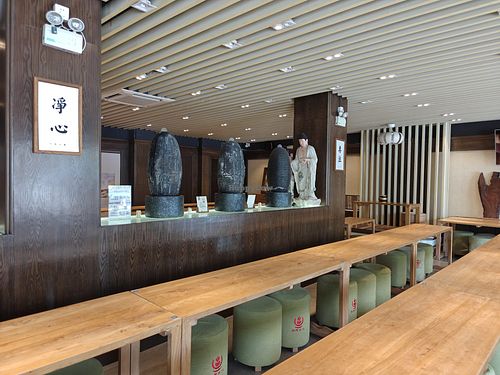 Dining area for big groups at San Jie Yuan Vegetarian - 三界园素食生活馆 in Chizhou