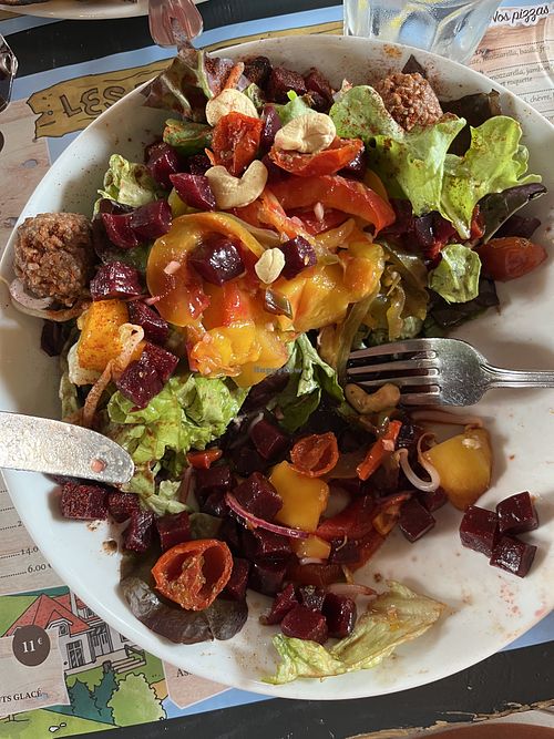 Vegan salad  at Brasserie Les Rives du Lac in Gerardmer