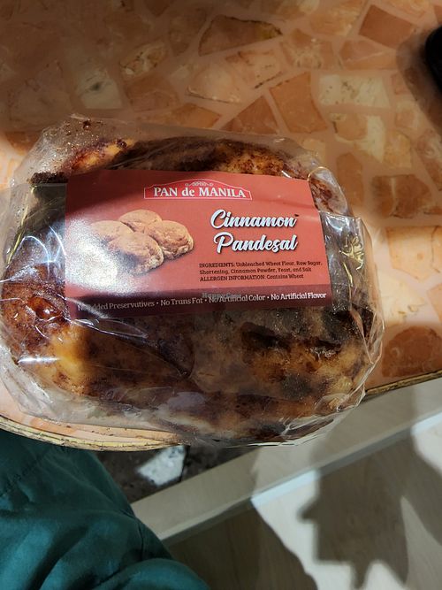 Cinnamon pandesal at Pan De Manila - Ali Mall in Quezon City