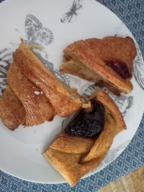 Take home croissant and pastries at Pasticceria Ghera Lucca in Lucca