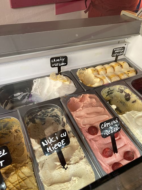 Vegan flavours   at Heiss & Eis 2 in Sibiu