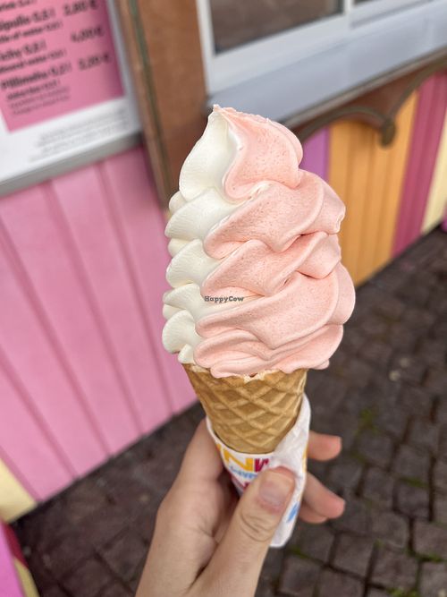 Strawberry-vanilla soft serve  at Kioski Strösseli - Linnanmäki in Helsinki
