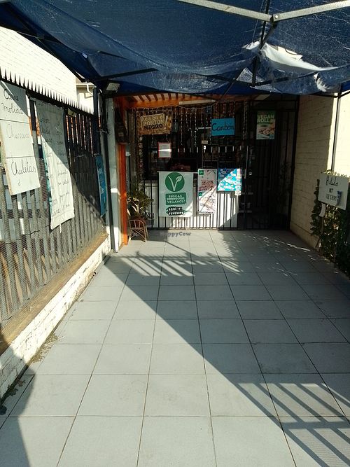 Variedad de productos veganos para comprar at El Portón Negro in Penaflor