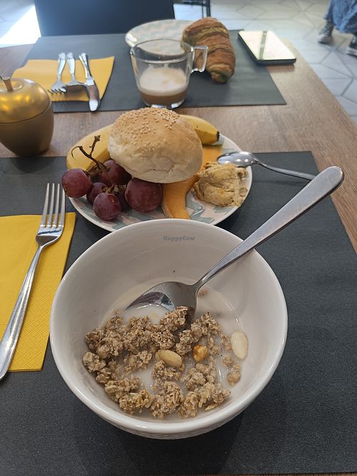 Granola w rice milk & fruit/hummus/bread at Naša Pekarna in Piran
