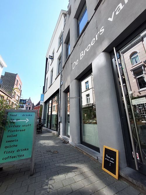  at De Broers Van Julienne - Ijzerenwaag in Antwerpen