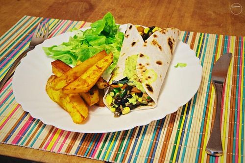 Lunch wraps! Also available take away - eco friendly packaging! at Omassim in Santo Isidoro